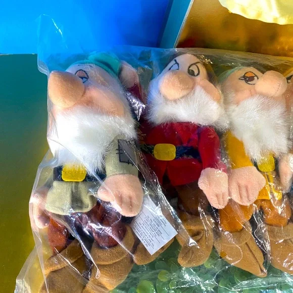 DISNEY EXCLUSIVE NWT 90s SNOW WHITE AND THE SEVEN DWARFS COMPLETE SET OF 10